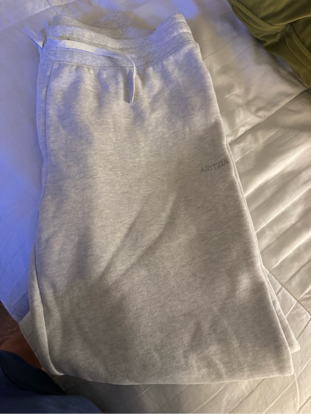 Aritzia heather grey sweatpants NWT